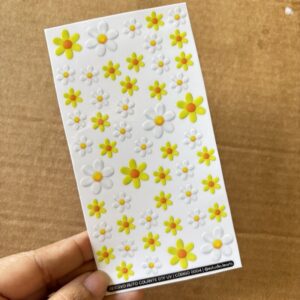 Cartela Adesivo DTF UV - Flores Amarelas e Brancas - Personalize Capa de Celular, Copos, Caixas, Presentes e Muito Mais!